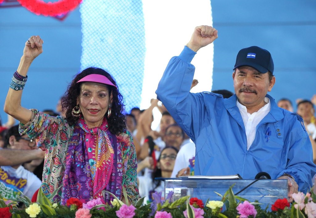 Ortega pide reformar la Constitución y nombrar a su esposa