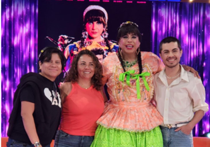 Chola Chabuca se emocionó al estar frente al actor que lo representará