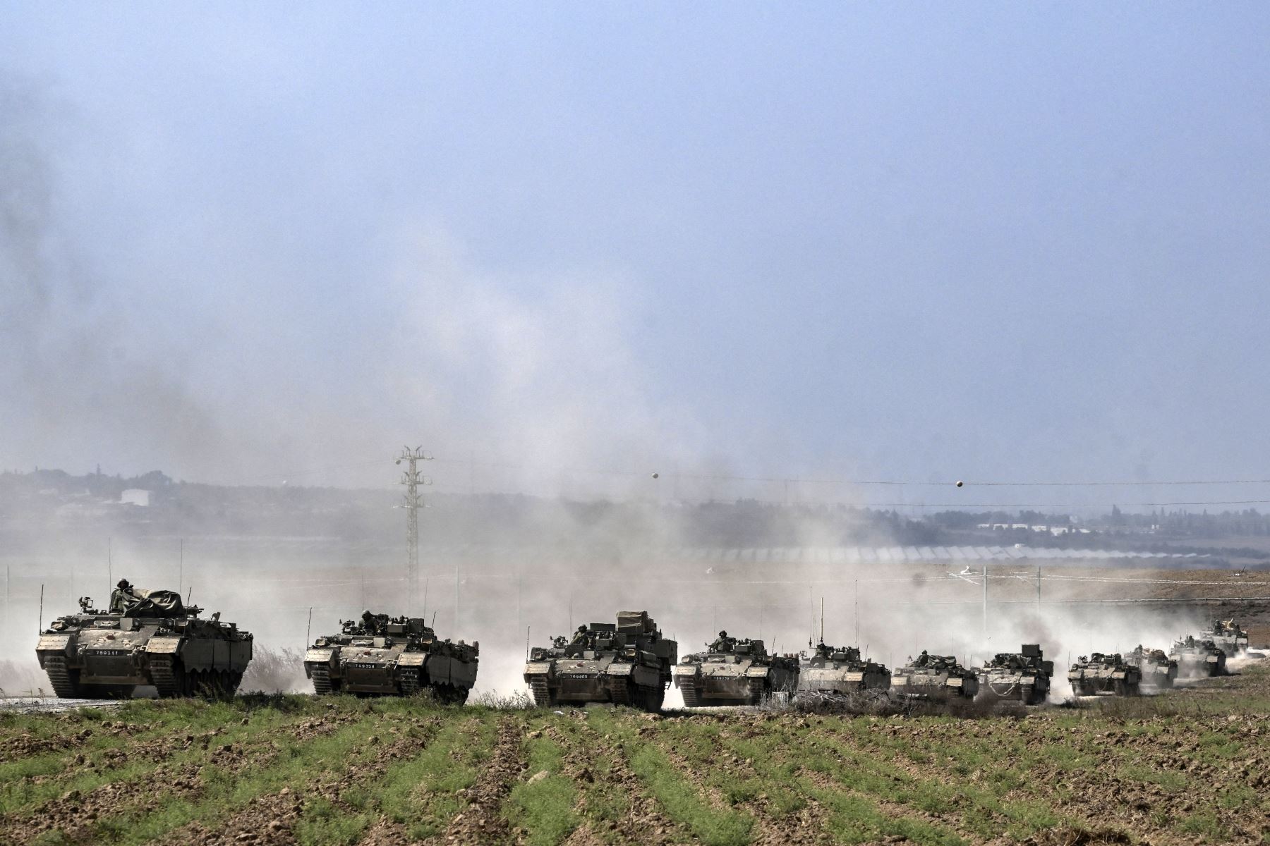 Israel ataca milicias del Líbano en otra jornada de enfrentamientos en