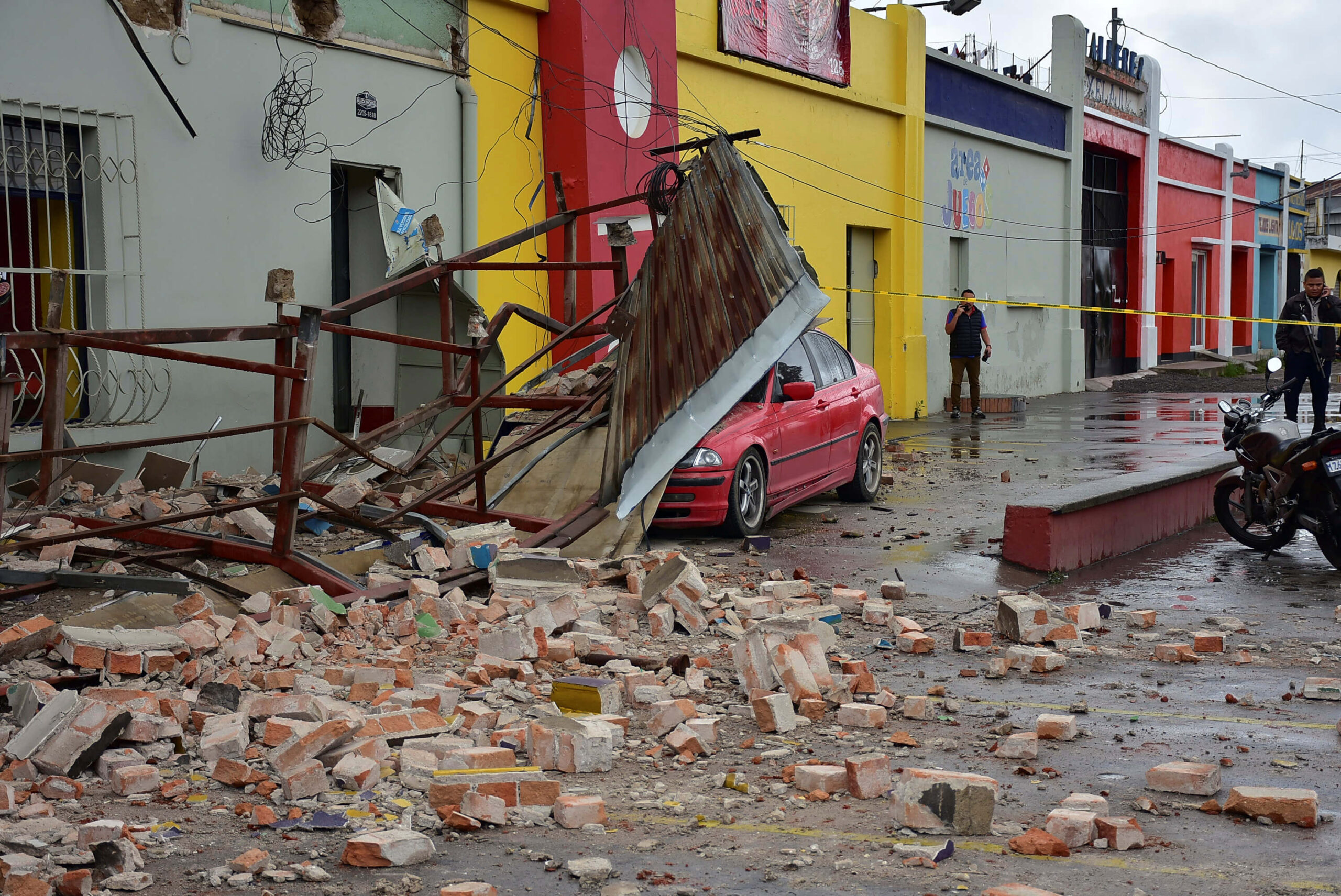 Fuerte Sismo En Guatemala Deja Muertos Casas Derrumbadas Y Carreteras