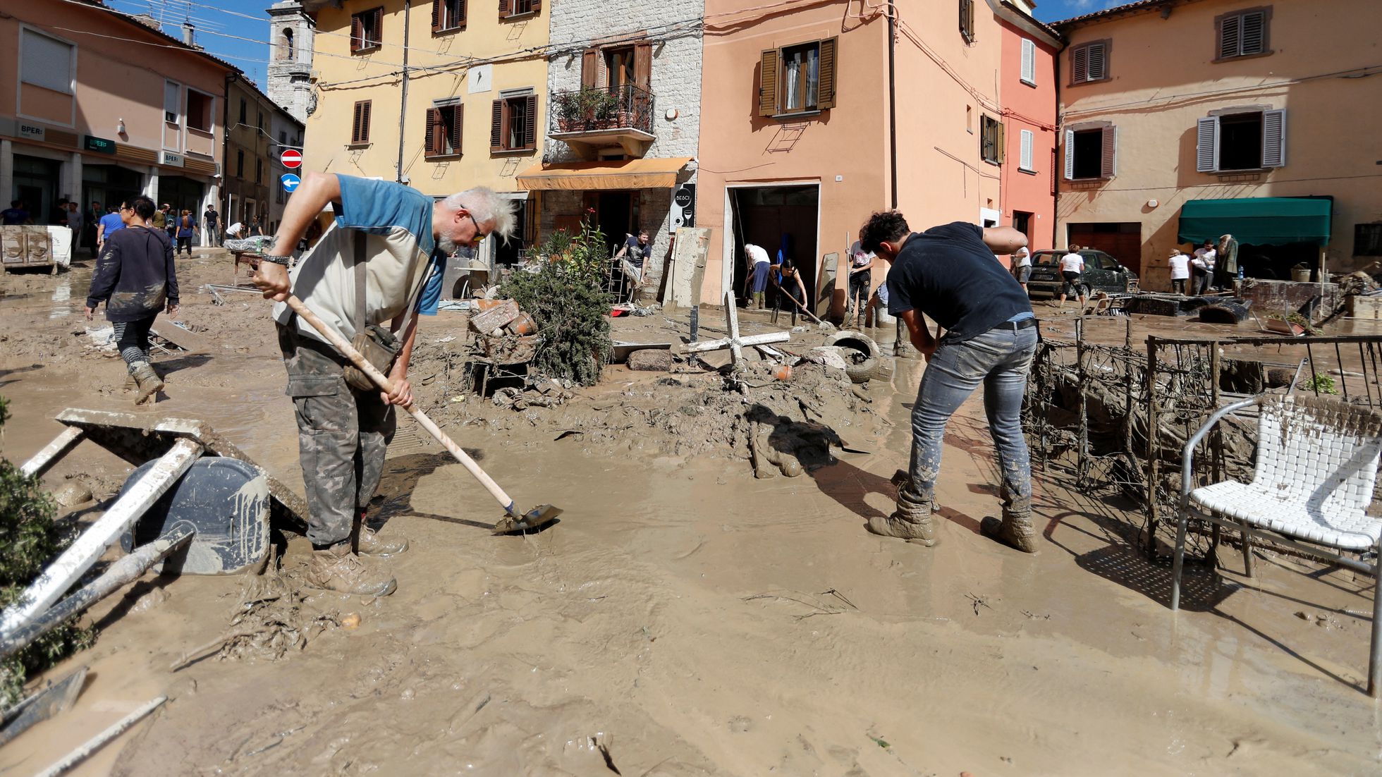 Tormenta causa tromba de agua y deja más de 10 muertos en Italia La