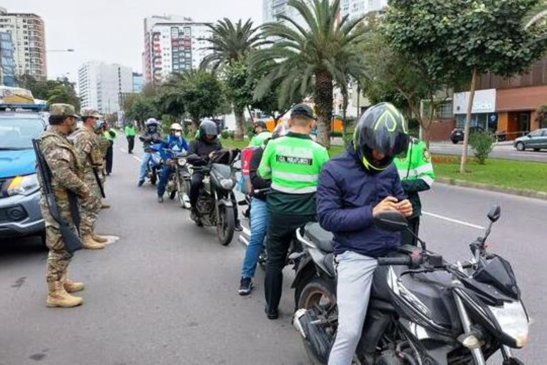 Policía y FF.AA. hacen operativos contra la delincuencia en Lima y