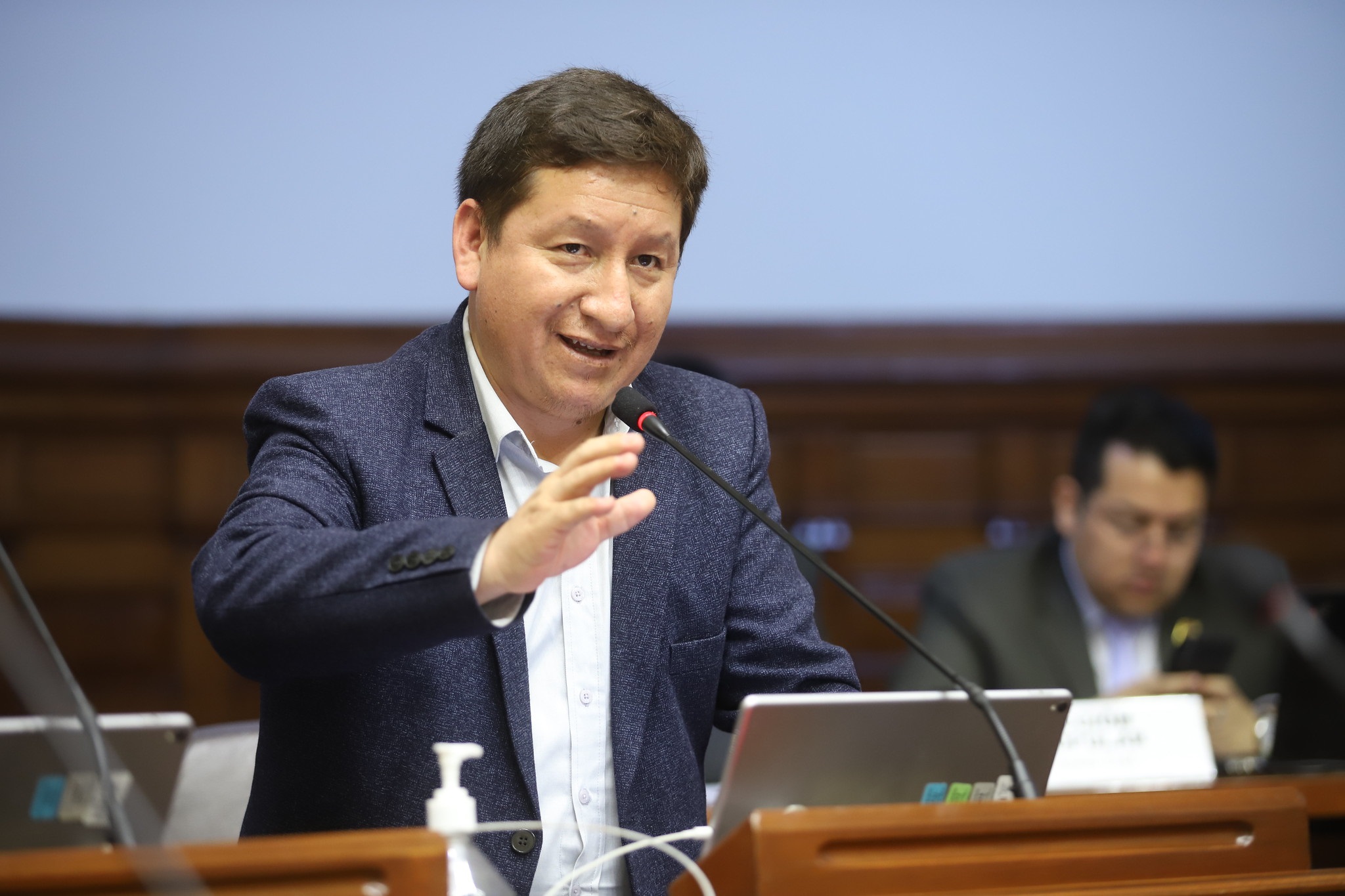 Congresista Guido Bellido presenta proyecto para retiro de S/19,800 de ...