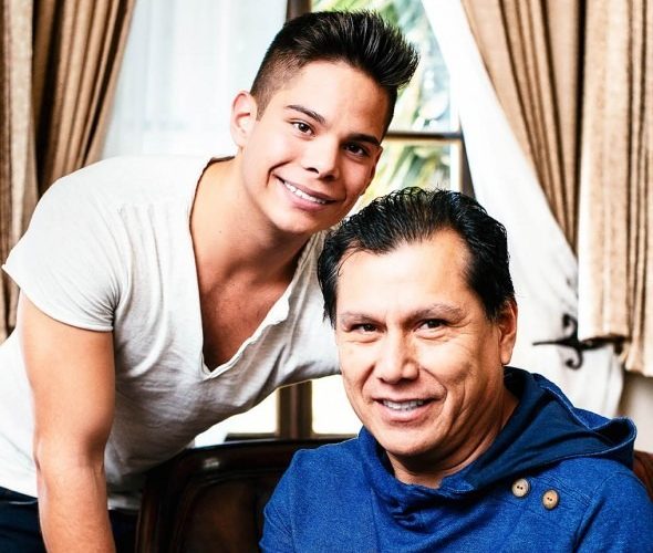 Padre e hijo Elmer Hermosa y su hijo Jonathan en concierto Diario La