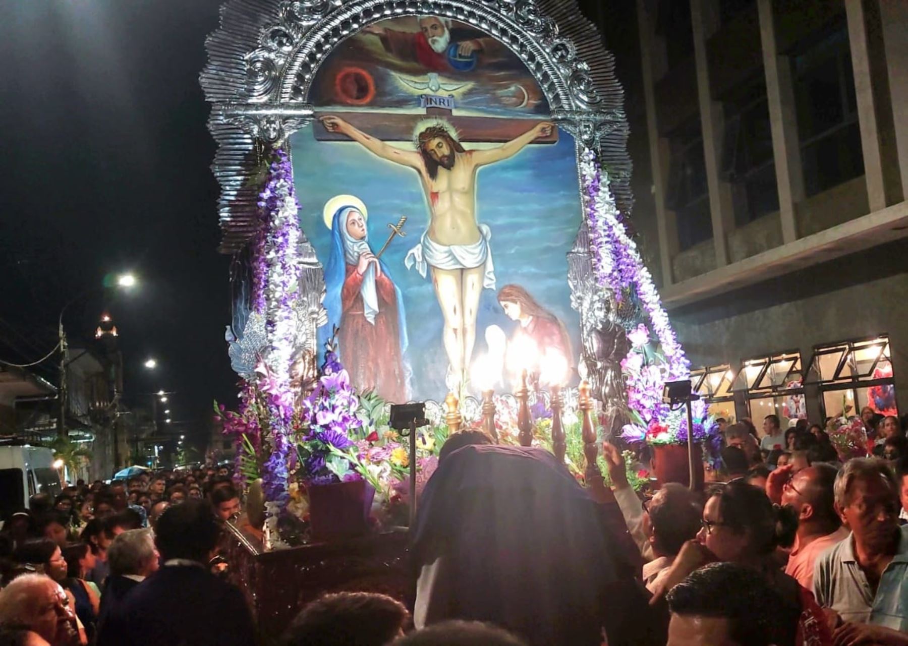 Iquitos Miles De Devotos Asistieron En El Primer Recorrido Del Señor De Los Milagros Diario 0269