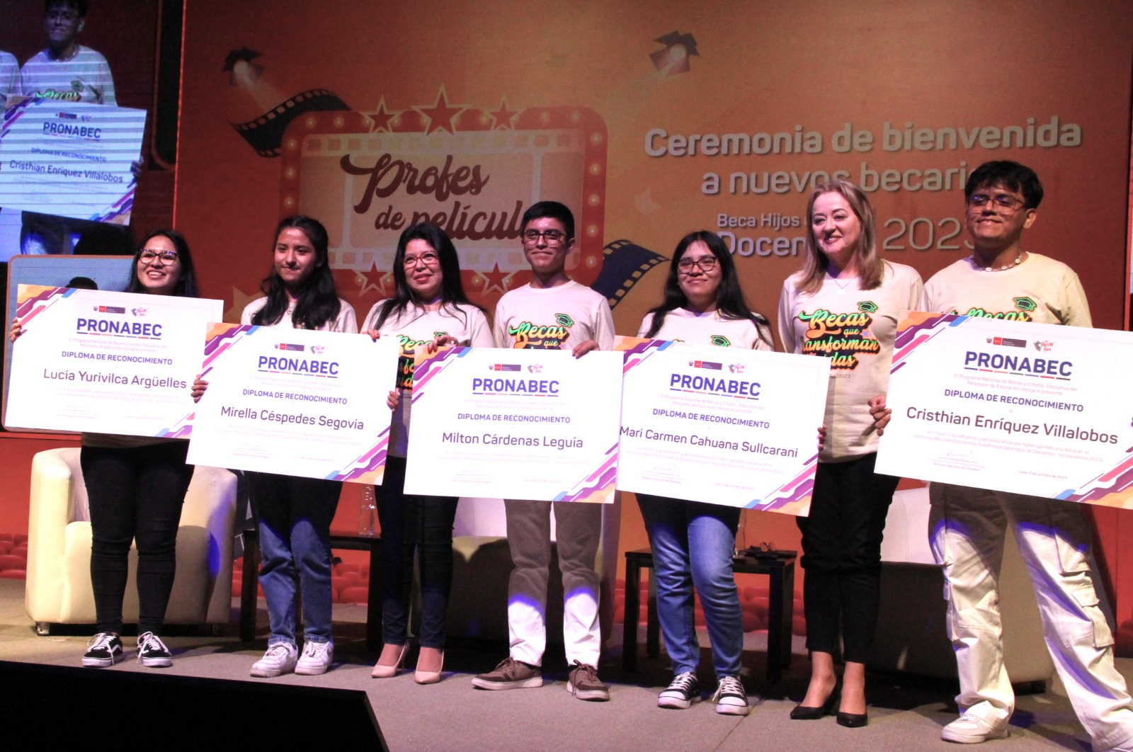 400 hijos de docentes ganaron becas integrales del Pronabec - Diario La ...