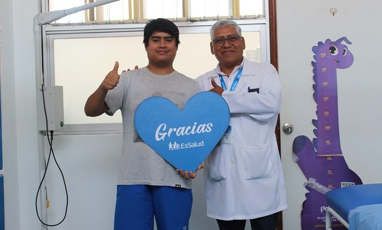 EsSalud salva la vida de joven gracias a exitoso trasplante de riñón