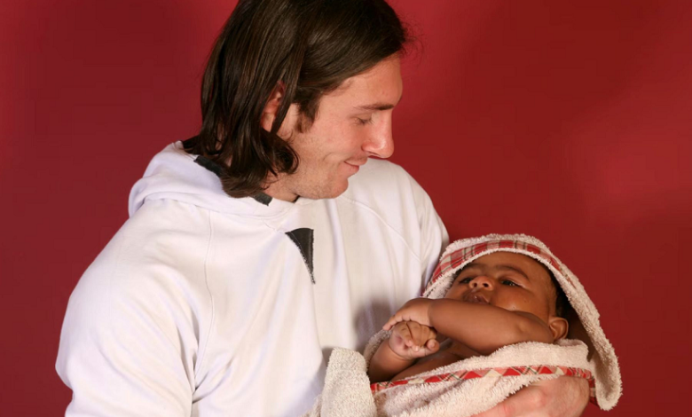 Lionel Messi: se vuelve viral una foto del jugador argentino cargando a Lamine Yamal