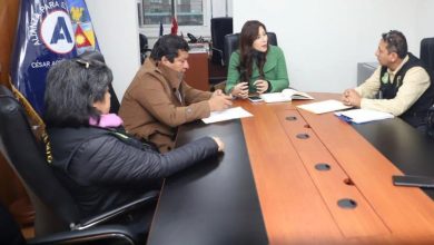 Miembros del sindicato SINTRAP-INPE se reúnen con la congresista Lady Camones