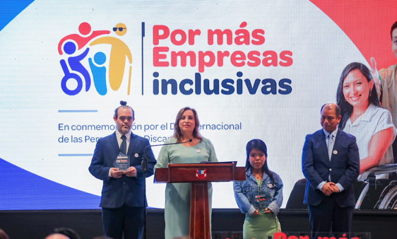 Dina Boluarte: "Cultivamos el amor al prójimo y nos entregamos a él sin cansancio"
