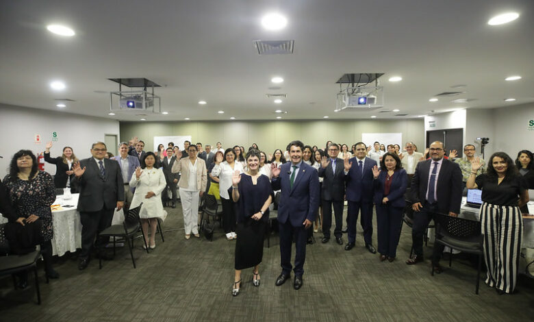 Ministro Demartini encabezó diálogo multisectorial sobre implementación del programa Wasi Mikuna con participación de padres de familia y aliados