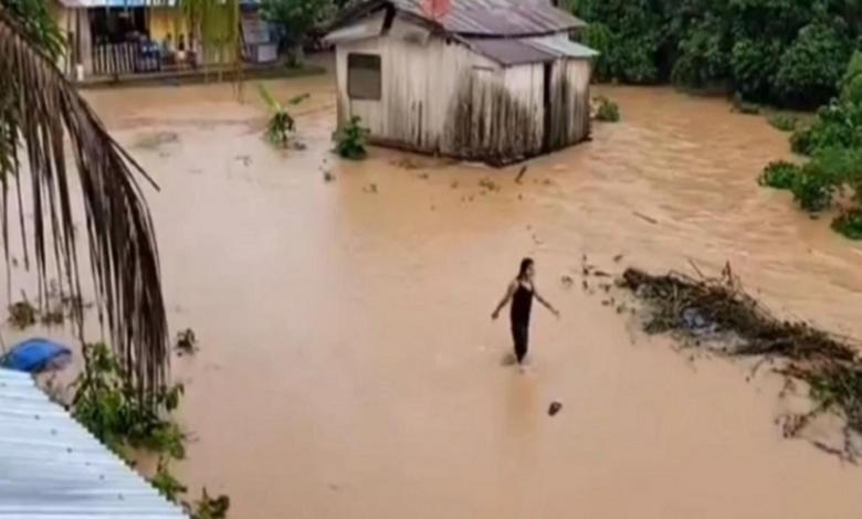 Pasco: intensas lluvias provocan desbordes de quebradas que inundaron más de 30 viviendas