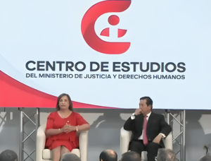 Presidenta en el centro de estudios del Ministerio