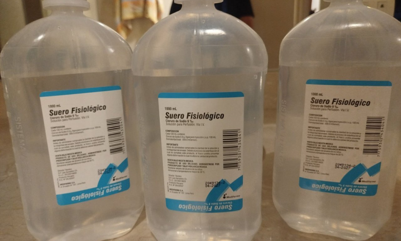 Padres de bebé fallecida tras la presunta aplicación de suero fisiológico presentan denuncia ante la Fiscalía