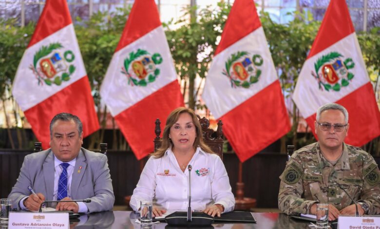Gobierno inicia bloqueo de millón y medio de celulares y eliminación de 300 000 líneas de telefonía móvil
