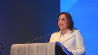 Presidenta propone nombrar escuela de Carabayllo en honor al Papa