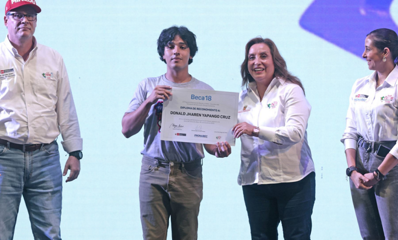 Dina Boluarte apuesta por la juventud como motor de transformación del país
