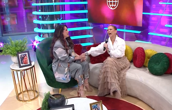 Rebeca Escribens le arrebata el micrófono en vivo a Olga Tañón y desata críticas en redes sociales