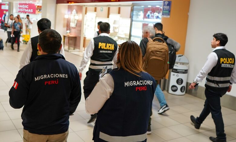 Migraciones inadmite a cerca de 900 personas extranjeras en el aeropuerto Jorge Chávez