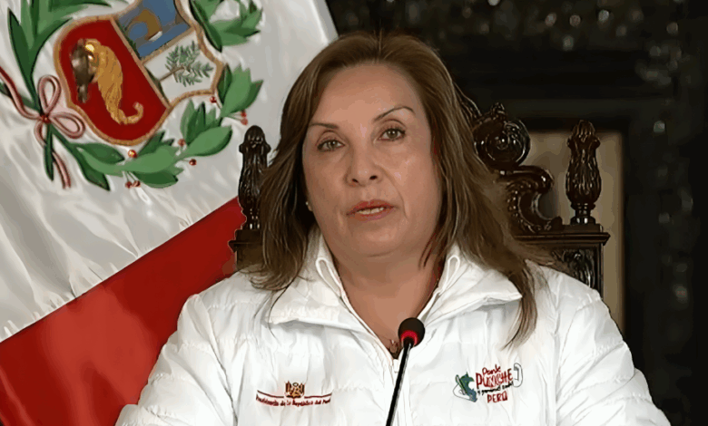 Presidenta Boluarte respalda a policías heridos en enfrentamiento con banda criminal en La Victoria