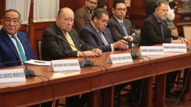 Congreso distingue a consultores por su valioso aporte en materia constitucional