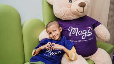 Cuidar con amor y prevención: ¿Qué deben tener en cuenta los padres de niños con cáncer durante el invierno?