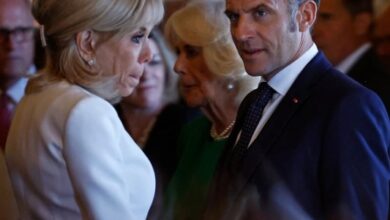 Esposa deja mal a Emmanuel Macron