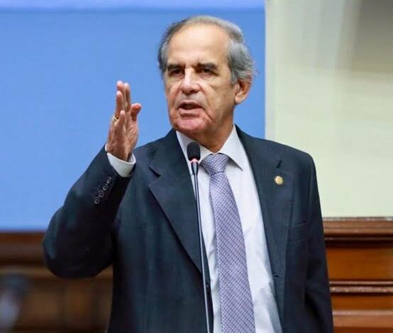 PPC iría en alianza con el partido de Roberto Chiabra