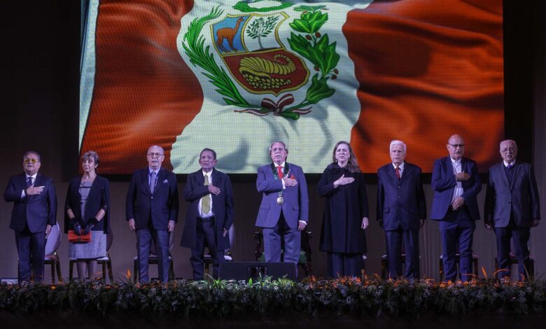 Con homenaje a ilustres vecinos y peruanos La Molina celebró aniversario patrio