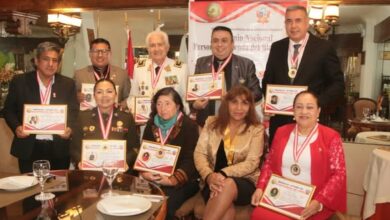 Entregan reconocimiento Personaje Leyenda del Bicentenario a figuras que dejaron huella en el Perú