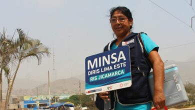Enfermera ha enfrentado al cólera, tos ferina y COVID-19 inmunizando a más de 33 mil personas