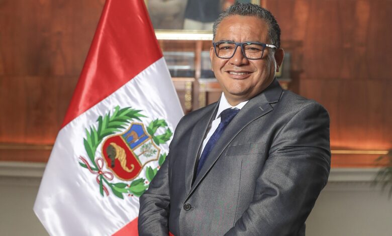 Retorno de Juan José Santiváñez es inconstitucional, advierte abogado