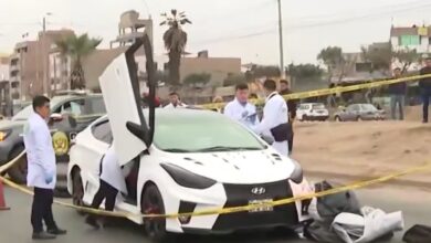 Sicarios acribillan a barbero cuando conducía su auto
