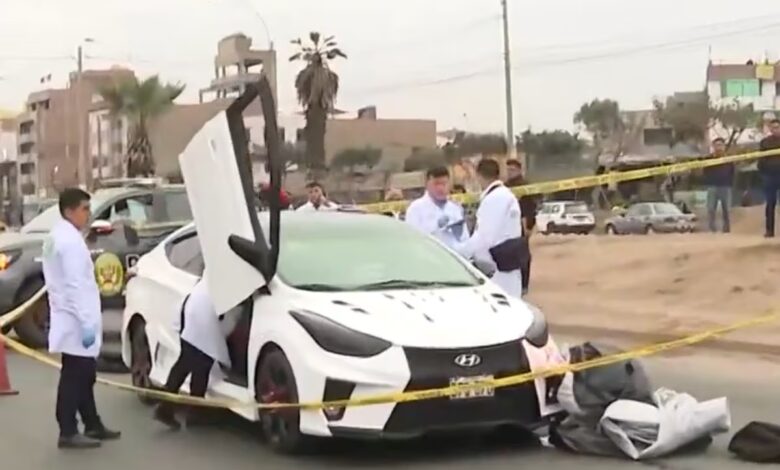 Sicarios acribillan a barbero cuando conducía su auto