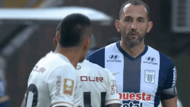 Cruce entre Hernán Barcos y Alex Valera marcó el inicio del clásico en el Monumental