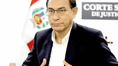 Martín Vizcarra se molesta porque lo separaron de Toledo, Humala y Castillo