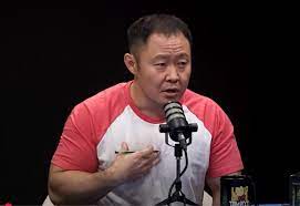 Kenji recuerda lucha de sus padres contra el cáncer y llora