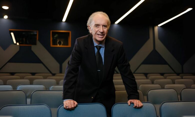 Concejo Metropolitano de Lima tributó un minuto de silencio en homenaje al fallecido actor Hernán Romero