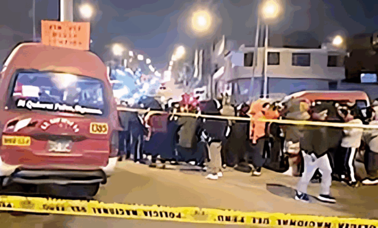 Acribillan combi y matan a chofer y vendedora ambulante en VES - Diario La Noticia Perú