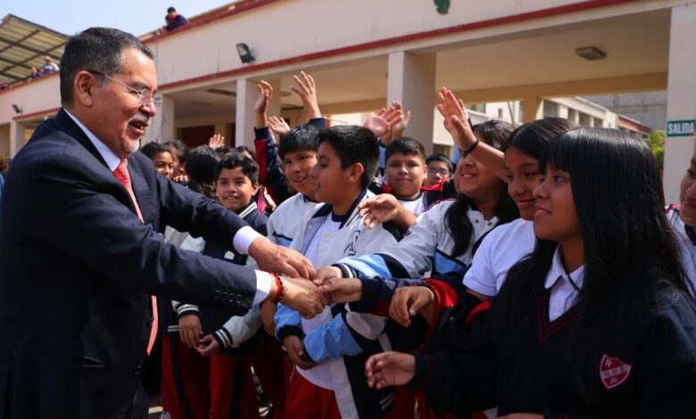 Ministro de educación clausura año escolar 2025