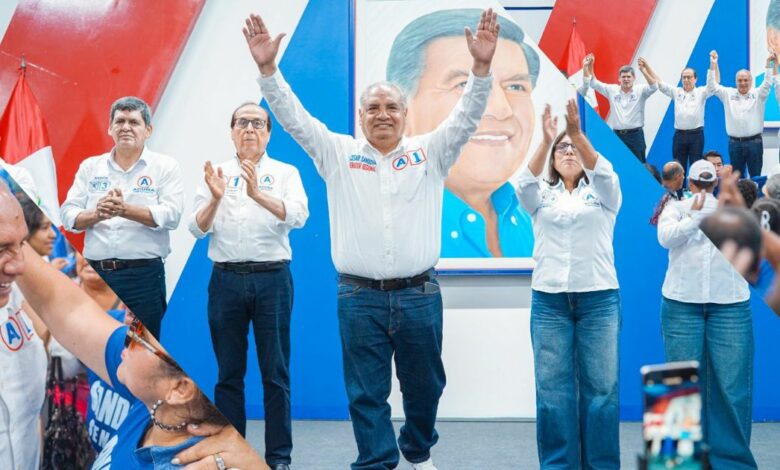 César Sandoval presenta su candidatura al Senado por La Libertad