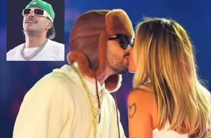 Colombiana Karol G sorprende en el concierto de Bad Bunny: “Estoy soltera”  - Diario La Noticia Perú