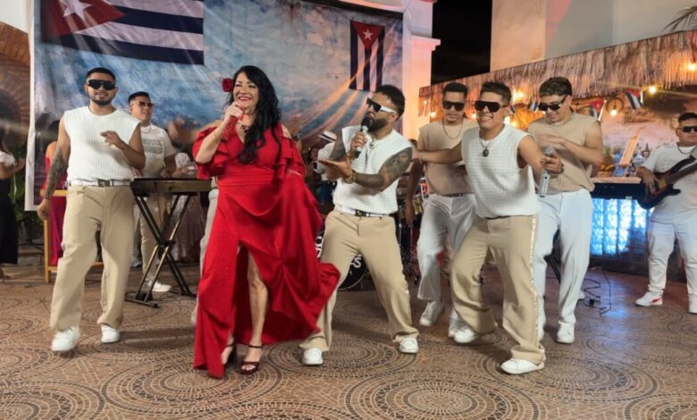 Tania Pantoja y Los Conquistadores de la Salsa celebran los 100 años de Celia Cruz con emotivo tributo