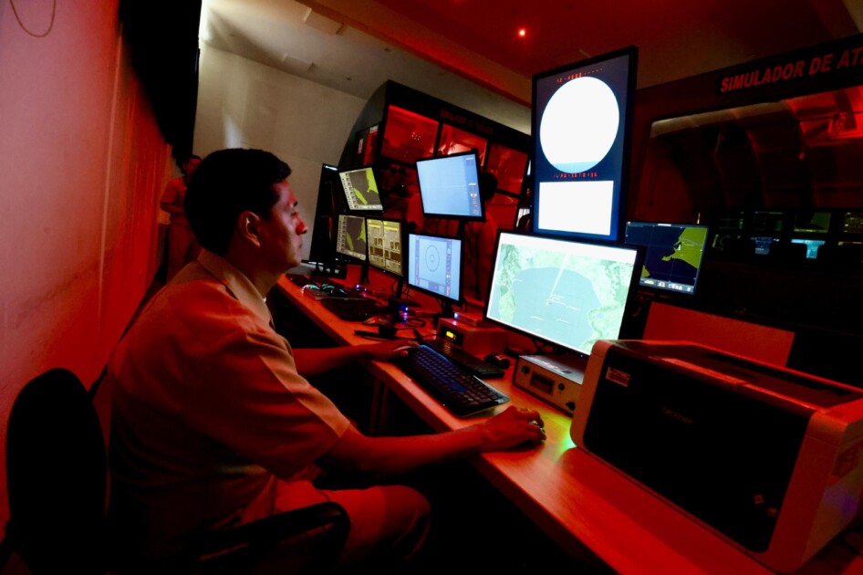 Marina de Guerra potenciará entrenamiento táctico de submarinos con moderno simulador sonar de flanco - Diario La Noticia Perú