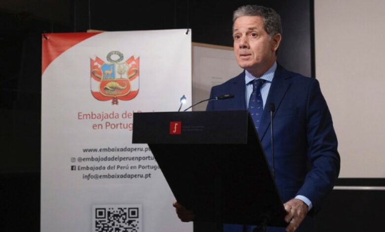 Perú y Portugal fortalecen vínculos culturales con tertulia literaria sobre Mario Vargas Llosa y José Saramago