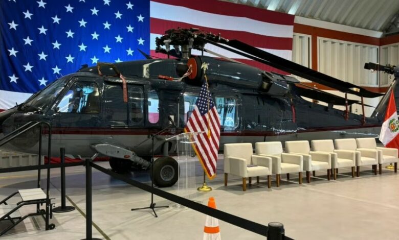 Estados Unidos fortalece cooperación con Perú con entrega de helicópteros Black Hawk contra el narcotráfico