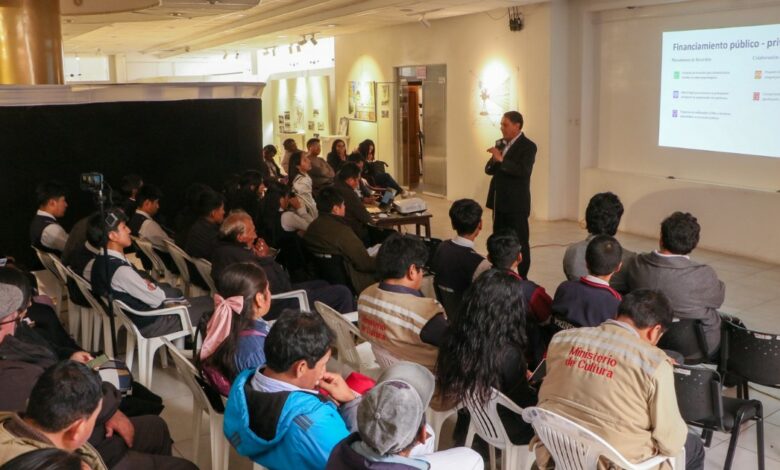 Ministerio de Cultura realizó conferencia sobre arqueología peruana en Puno