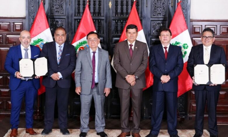 Poder Ejecutivo suscribe contrato para mejorar la operación y mantenimiento del Hospital de Emergencias Villa El Salvador