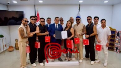 Los Conquistadores de la Salsa reciben la licenciatura Marca Perú
