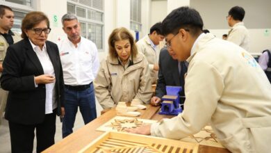 Minedu supervisa colegio que imparte formación técnica en Villa María del Triunfo